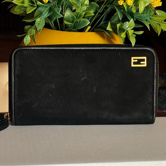 Fendi Black Designer Women's Clutch - Picture 1 of 11